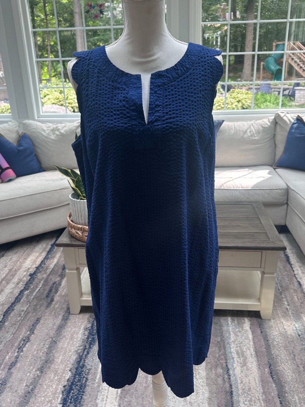 Vineyard Vines Scalloped Shift Dress in Navy size 14